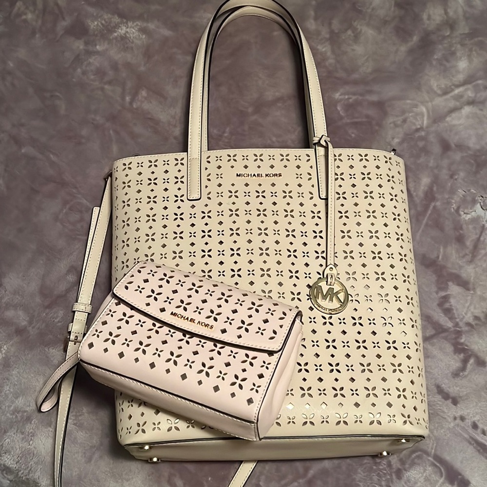 Michael Kors Purse ONLY